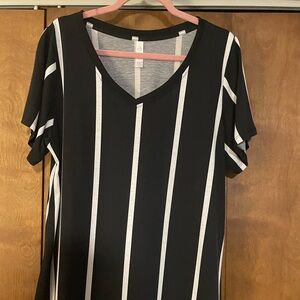 LulaRoe Women’s v neck top